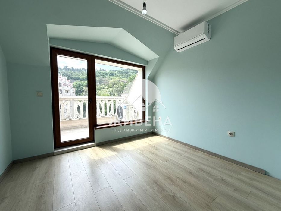 Продава 3-стаен мезонет с красива панорама, кв.Аспарухово