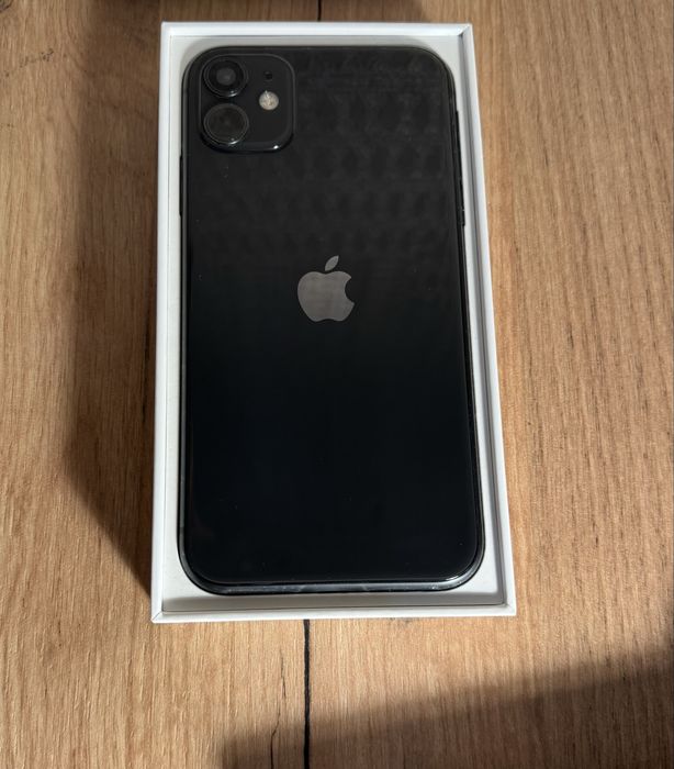 Продаю IPhone 11