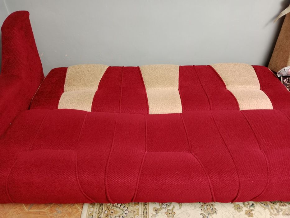 Продам гостиный диван