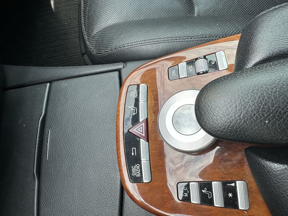 VAND MERCEDES S350 , 216 mii,singur proprietar de noua! Intretinuta excesiv cu toate schimburile la zi inclusiv Carte Service in reteaua Autoklass