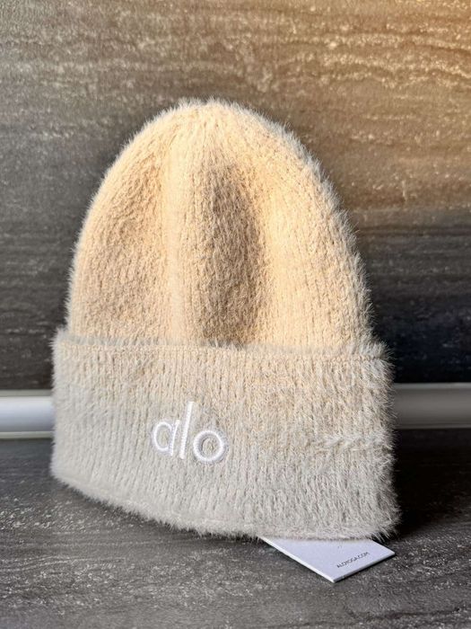 Кашмирена зимна шапка Alo yoga