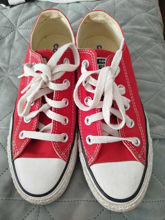 Vând tenesi Converse All Star originali – mărimea 36,5