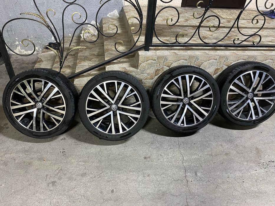 Продам диски с резиной поло