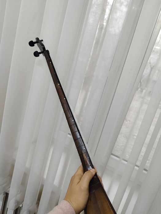 Домбыра сатылады