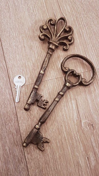 Големи декоративни ключове–Чугун.