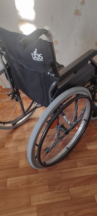 Коляска инвалидная  новая