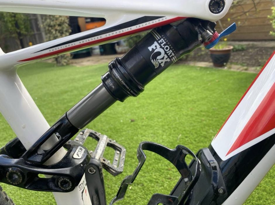 Bicicleta specialized carbon full suspension 27.5