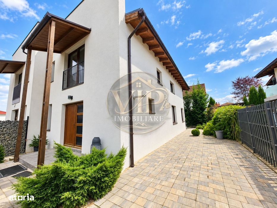 Casa tip duplex  cu 4 camere,210 mp teren,Zona Arex