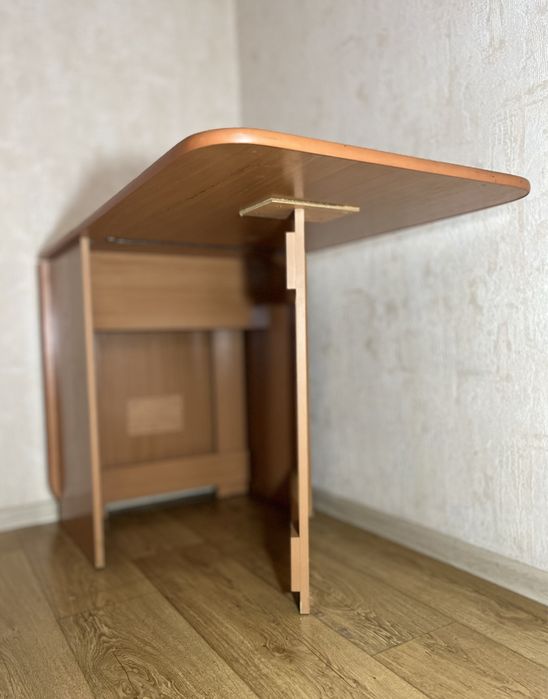 СРОЧНО продам Стол-книжка