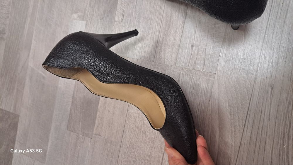 Обувки на висок ток