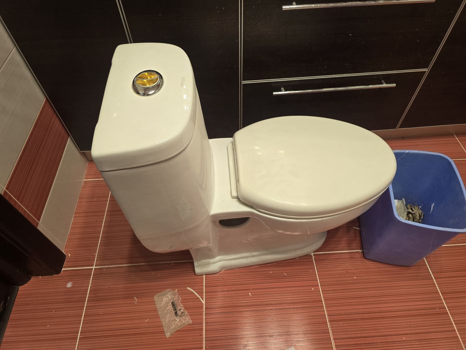 Продам унитаз APPOLLO