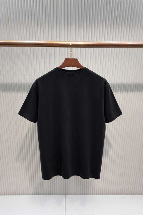 Tricou nou cu eticheta Balenciag