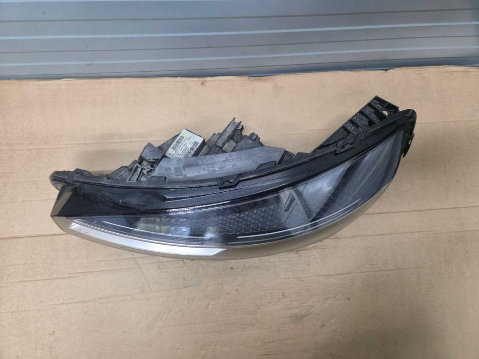 Far stanga led Renault Clio 5 Facelift An 2023 2024 2025 cod 260600149R