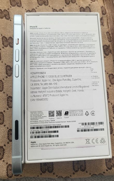 Vând iphone 15 128gb