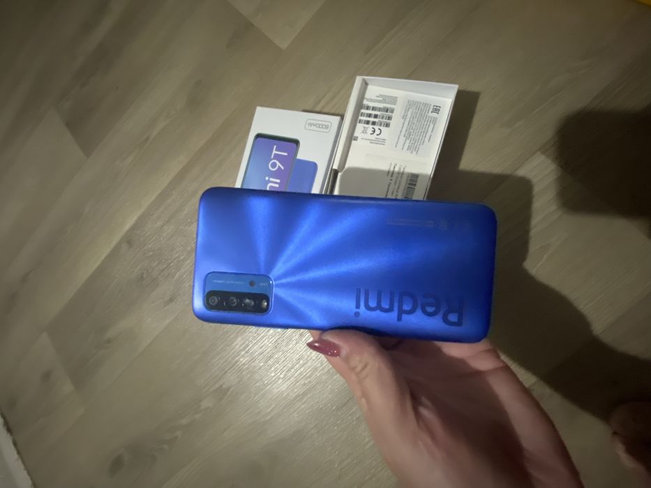 Продам смартфон самсунг, redmi