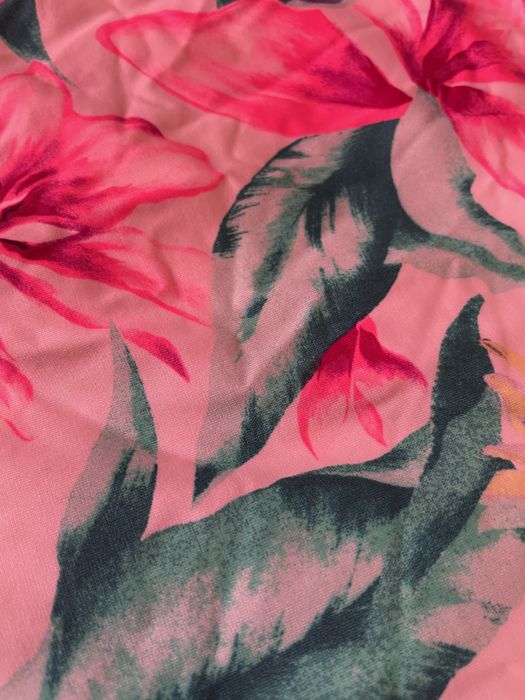 Цял бански на цветя