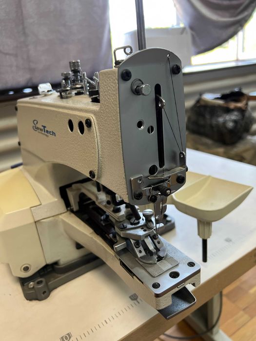 Mașină de cusut nasturi industrială – SewTech – noua