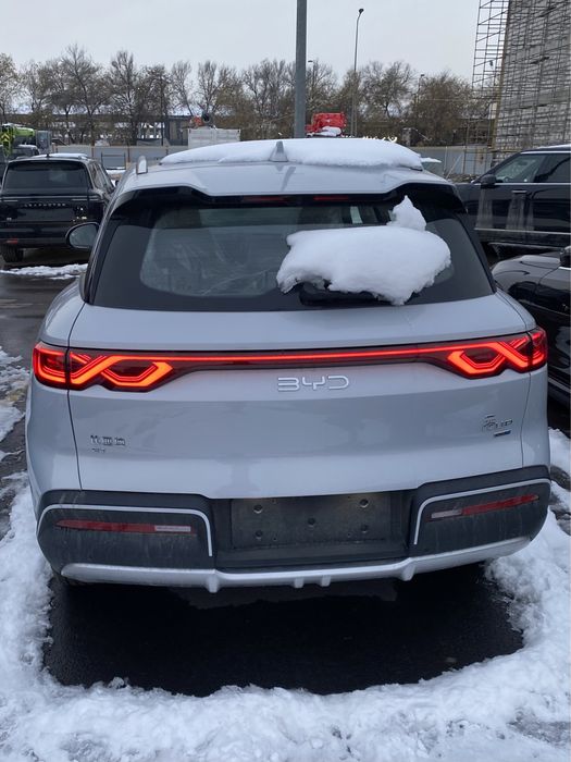 Byd Yuan Up 3 pozitsiya