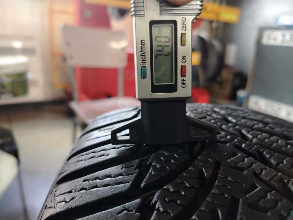 2бр.зимни гуми 175/65/15 Pirelli