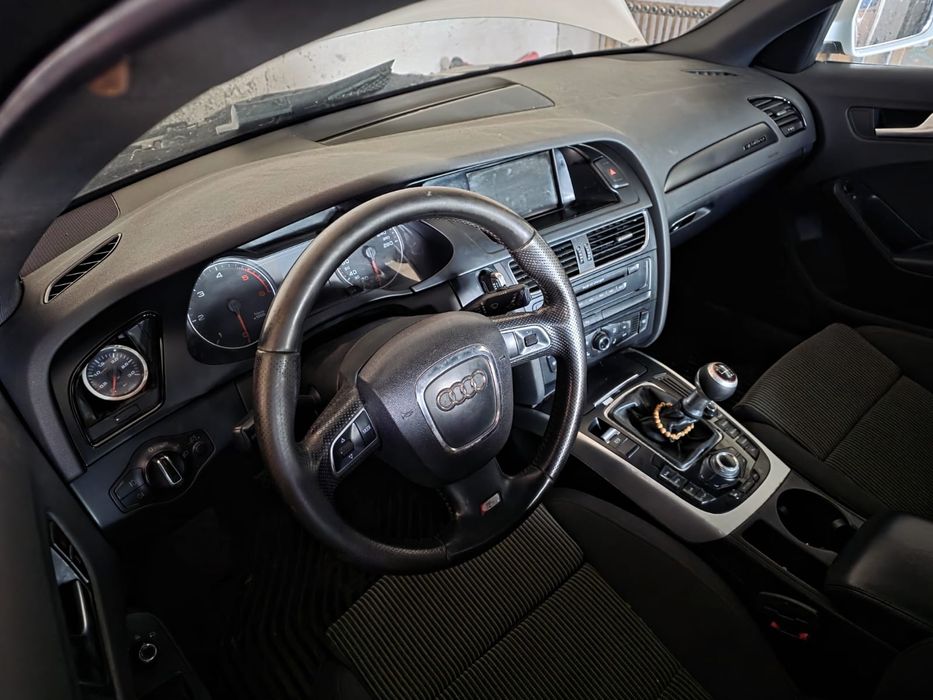 Dezmembrez Audi a4 B8