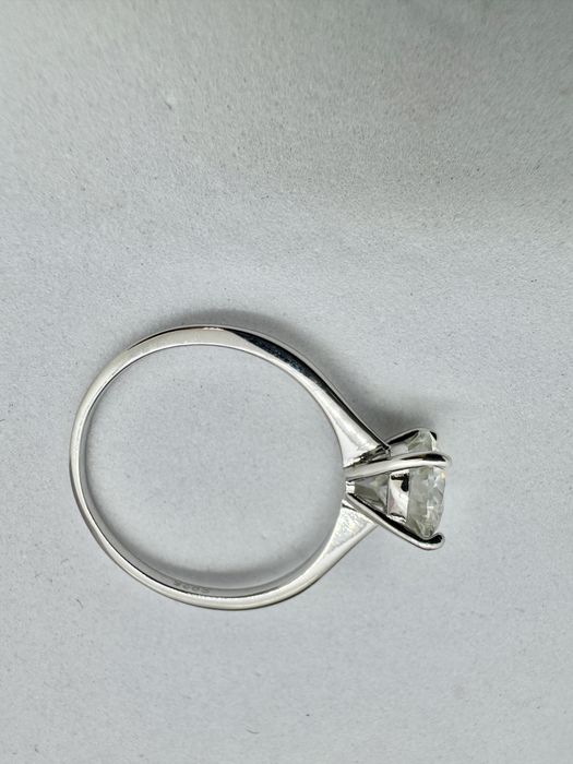 Сребърен пръстен с мойсанит (Диамант) 2 карата