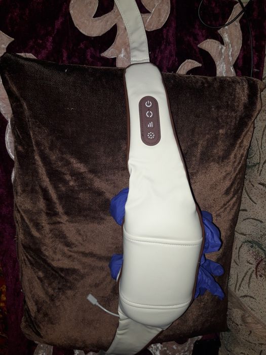 Массажёр шейный.