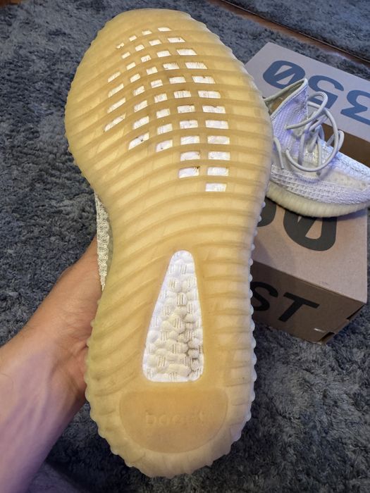 Yeezy Boost 350 v2 Light 42