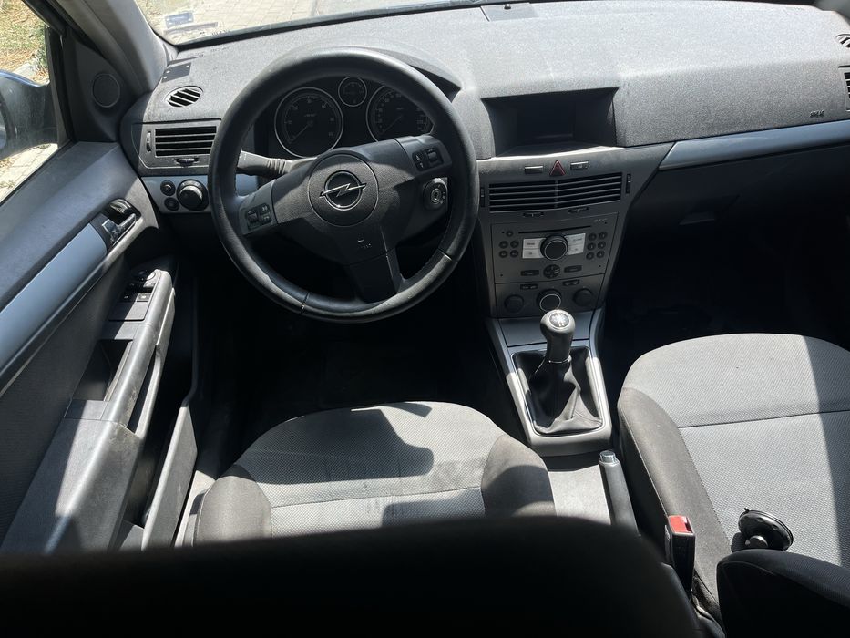 Opel Astra H Фар Стоп Броня Капак Калник Турбо Скорости Дюзи Компресор