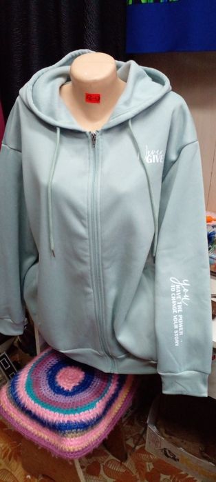 Продам толстовку  размер  56_58