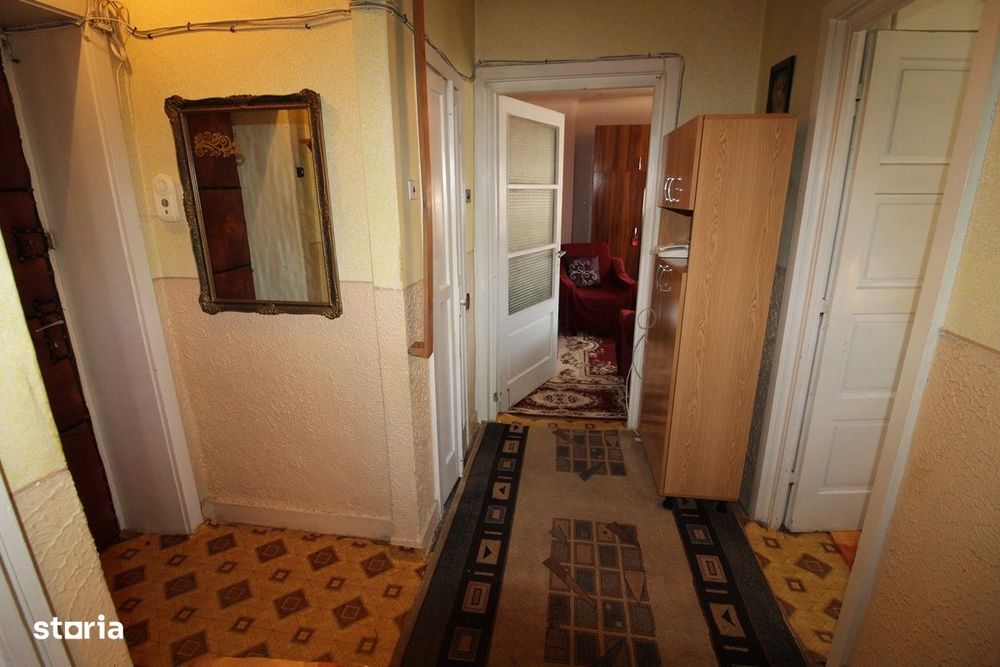 Vând apartament cu 1 camere în Hunedoara, zona OM-Str.Eliberării, 39mp