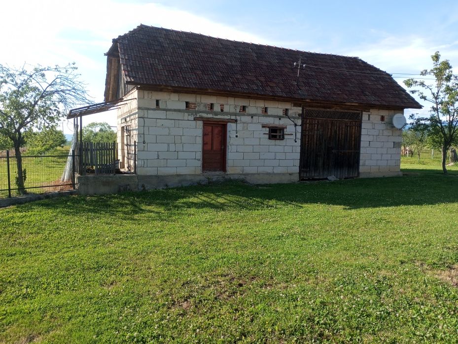 Vând casă de vacanță în loc Hălmăgel