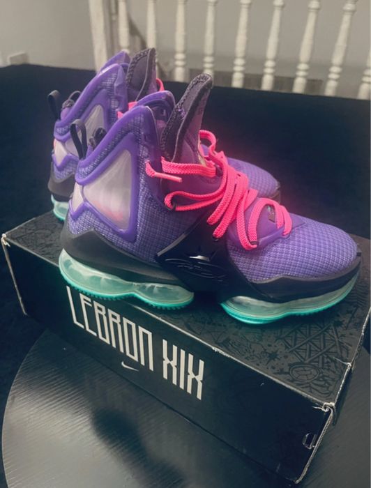Nike Lebrone XIX