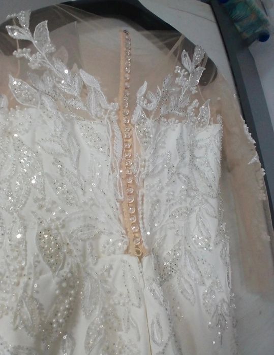 Rochie de mireasa si blanită