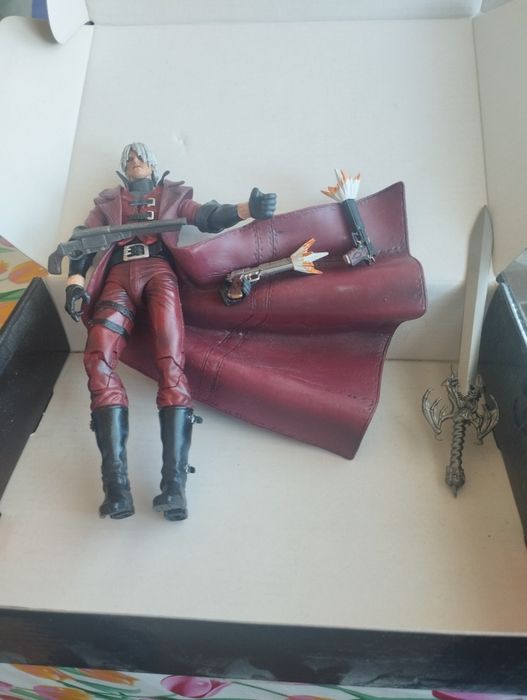 Фигурка Пеш от Комикса Бяс и Devil May Cry