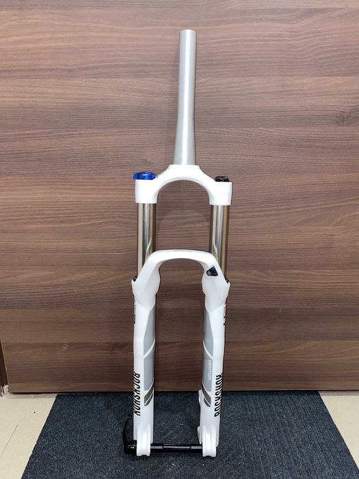 Вилка за велосипед RockShox Sektor Tk Silver 130мм / 27.5" / 15х100мм