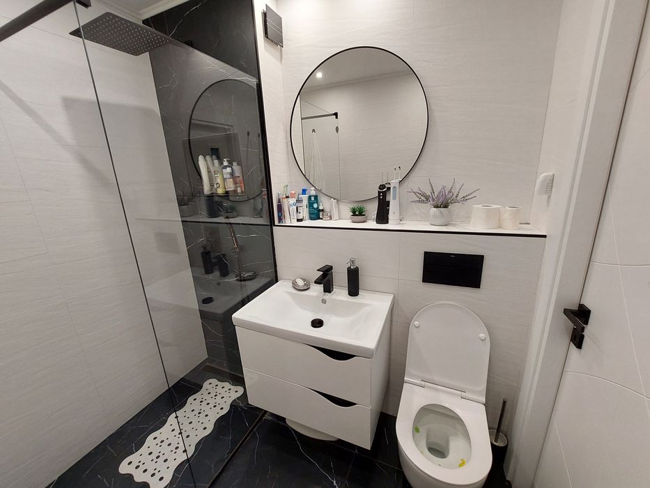 Vând apartament 3 camere decomandat Sup. 75mp
