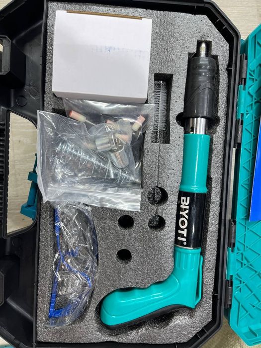 Стройтелный пороховой монтажный пистолет молоток гвозди