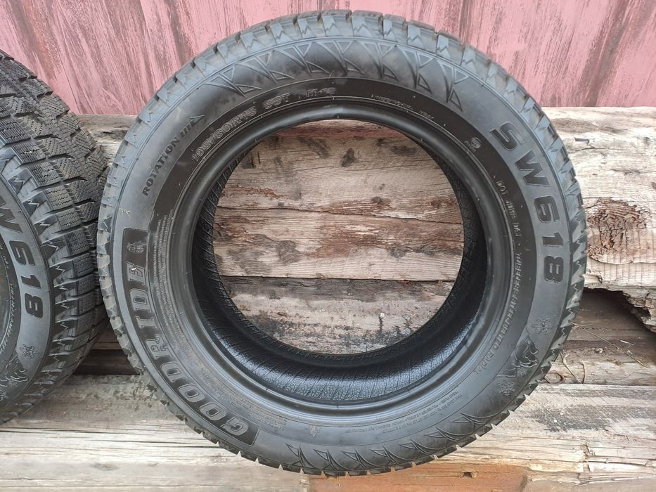 Продам шины 2 шт.