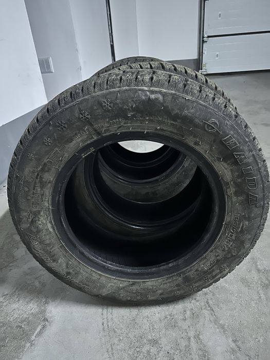 Продам зимние шипованные шины