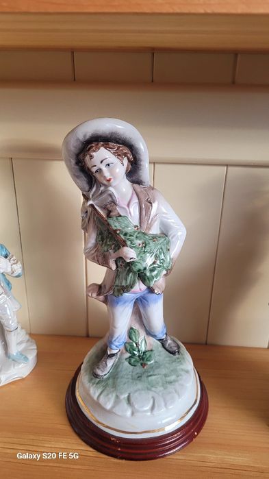 Голяма немска декоративна фигура от твърд восък