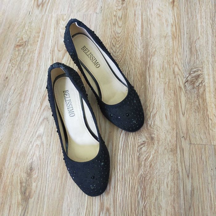 Продам женские туфли