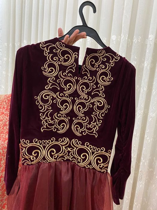 Платье длинное бордово