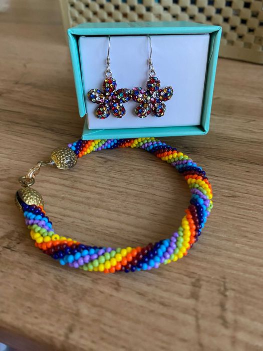 Сребърни обеци 925 с камъчета / гривна от маниста