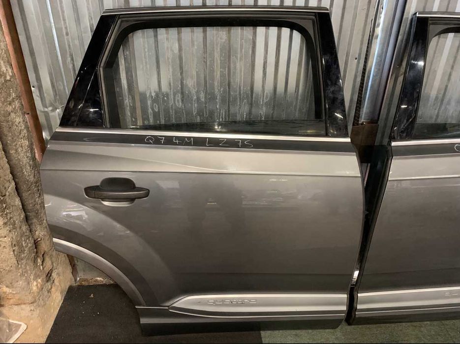 Врата лява дясна Audi Q7 4M уборудвана