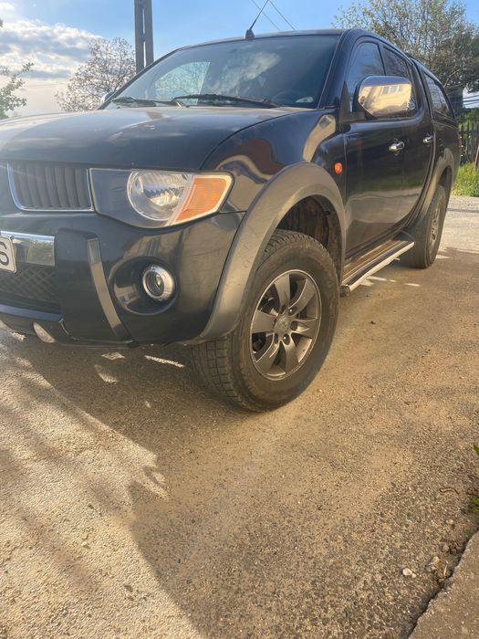 Vând mitsubishi l200