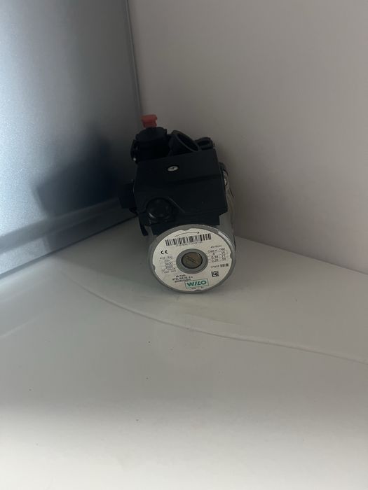 Pompa recirculara ariston genius in stare perfecta