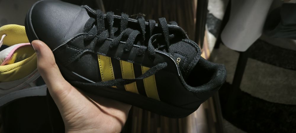 De vânzare adidas superstar