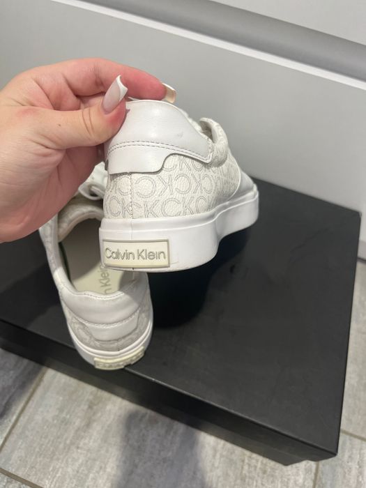 Calvin Klein adidasi