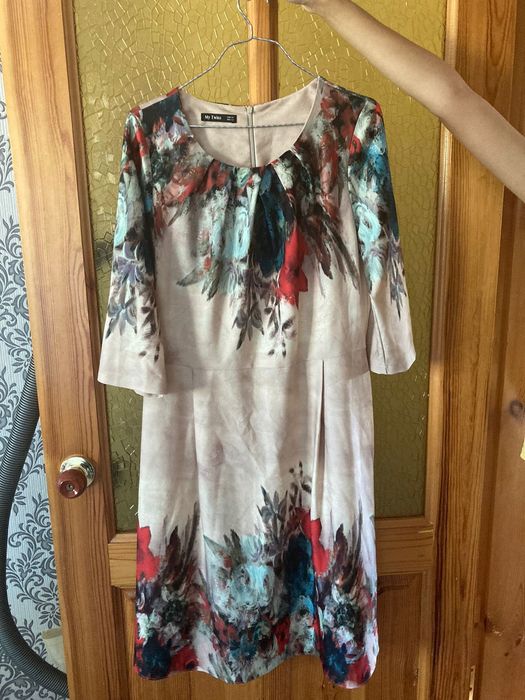 Продам женское платье