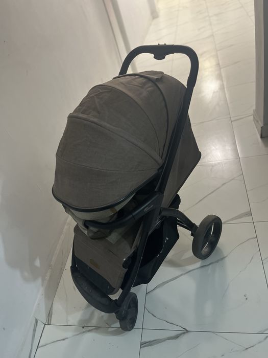Продам коляску в хорошом состояние